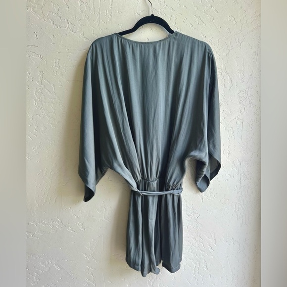 Lulus NWT satin surplice romper LG sexy datenight party summer festival feminine - Picture 3 of 4